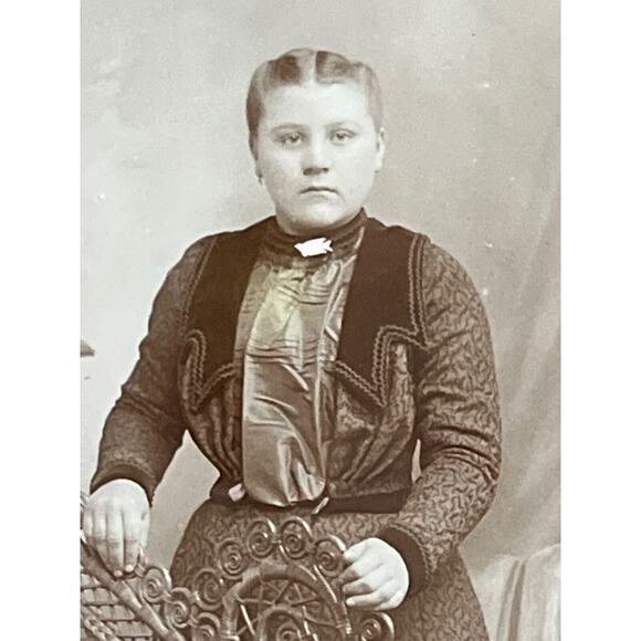 Antique Photo Cabinet Early 1900s Card Well Dressed Young Lady Mally Chicago IL - Picture 1 of 8